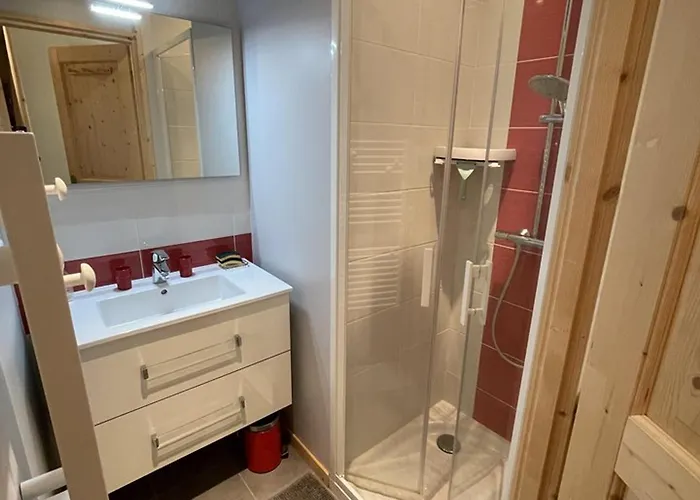 **appartement T3 Avec Terrasse, Parking Et Proche Pistes** - Fr-1-787-48 Apartment